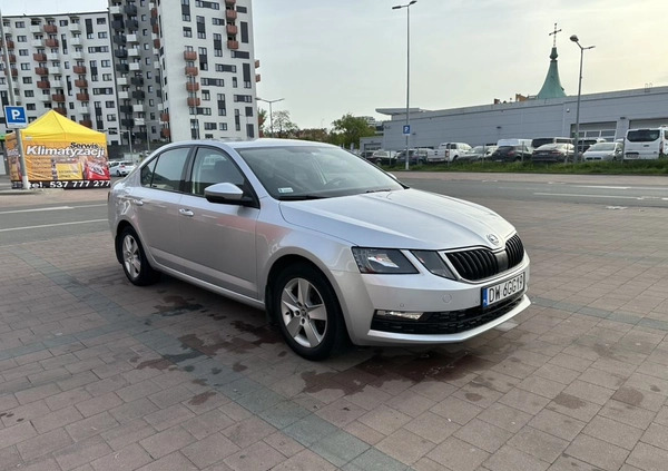 Skoda Octavia cena 62000 przebieg: 80879, rok produkcji 2017 z Wrocław małe 211